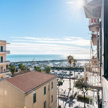 Palazzo Galeoni Luxury Suites Салерно Экстерьер фото