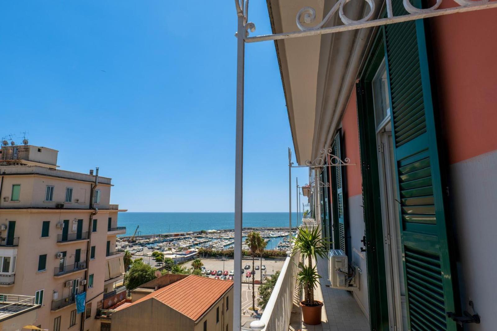 Palazzo Galeoni Luxury Suites Салерно Экстерьер фото